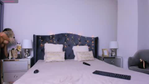 Emma online show from January 9, 11:39 pm