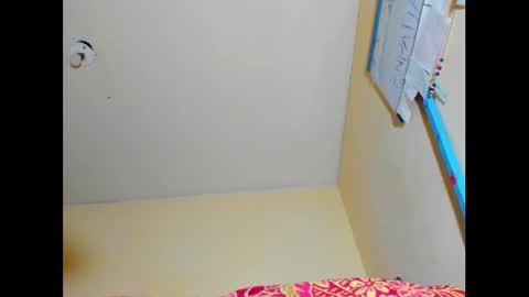 Snapshot of emmawuilian chatting on January 12, 6:59 pm hi im emmalina welcome to your happy place online show from January 12, 6:59 pm