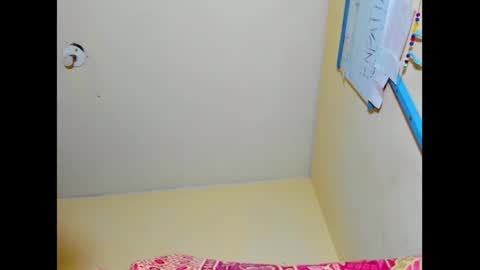Snapshot of emmawuilian chatting on February 25, 4:53 pm hi im emmalina welcome to your happy place online show from February 25, 4:53 pm