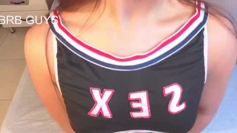 emmi_collins online show from October 6, 7:33 pm