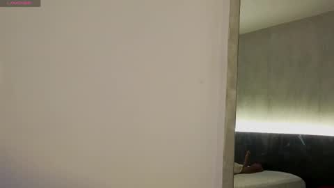 emmi_collins online show from April 29, 8:26 pm