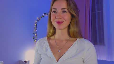 Snapshot of emmi_rosee chatting on January 11, 5:07 pm Miss Emmi online show from January 11, 5:07 pm