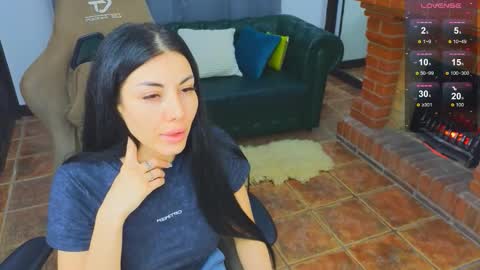 Mia online show from October 17, 6:43 pm