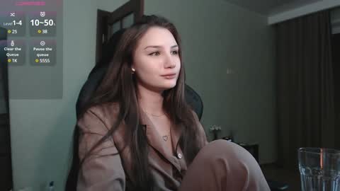 Snapshot of emmiclo chatting on February 4, 8:38 pm Emily online show from February 4, 8:38 pm