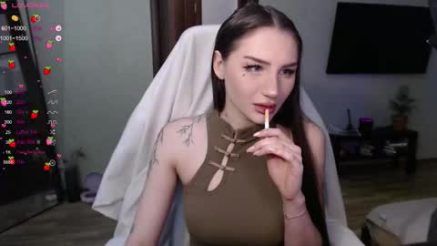 Snapshot of emmiclo chatting on November 22, 4:22 am Emily online show from November 22, 4:22 am