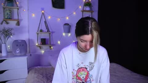 Snapshot of emmie_everly chatting on October 11, 7:12 pm emmie_everly online show from October 11, 7:12 pm