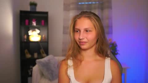 Emmie online show from November 2, 2:08 pm