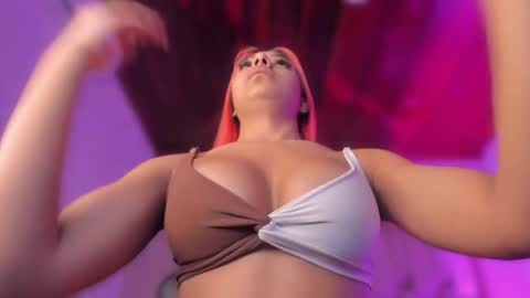 Snapshot of emmily_savage chatting on February 13, 12:01 pm online show from February 13, 12:01 pm