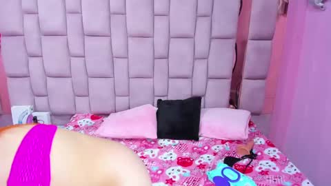 EmmilyWalker online show from October 31, 9:32 am