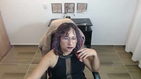 Emmily online show from November 27, 6:37 am