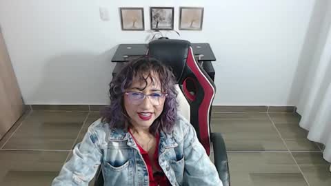 Emmily online show from November 29, 5:43 am