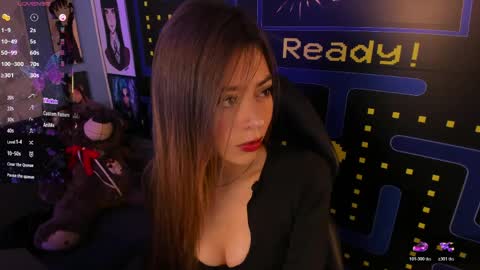 Snapshot of emmilyclark chatting on April 8, 12:10 am Emiily online show from April 8, 12:10 am