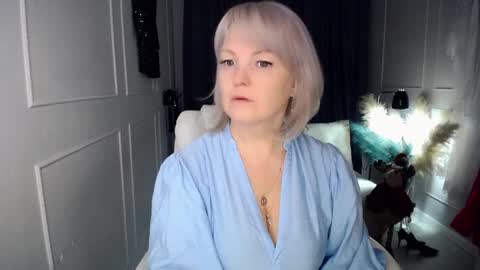 emmmam online show from January 6, 1:04 pm