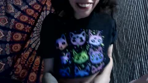 Snapshot of emmsayshi chatting on February 17, 7:38 am Emm online show from February 17, 7:38 am