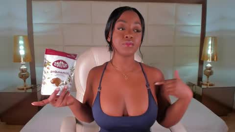 Snapshot of emmy_jacksson chatting on October 23, 4:17 pm emmy_jacksson online show from October 23, 4:17 pm