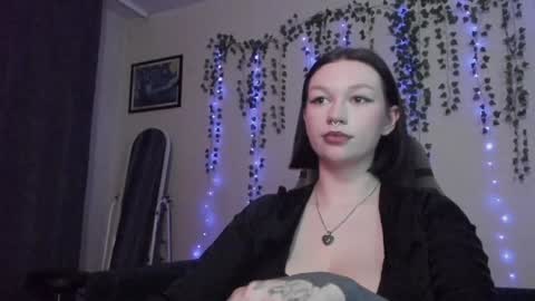 Snapshot of emmy_m00n chatting on December 2, 12:51 pm Emily Johny online show from December 2, 12:51 pm