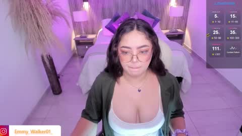 Snapshot of emmy_walker1 chatting on October 14, 11:00 am Emmy Walker online show from October 14, 11:00 am