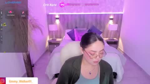 Snapshot of emmy_walker1 chatting on October 17, 11:02 am Emmy Walker online show from October 17, 11:02 am