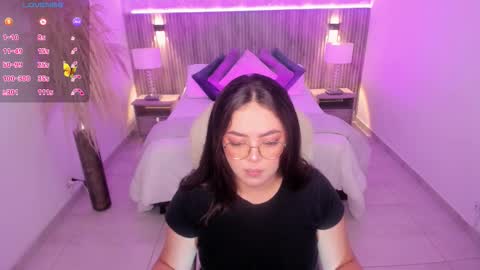 Snapshot of emmy_walker1 chatting on October 20, 10:59 am Emmy Walker online show from October 20, 10:59 am