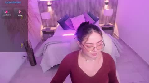 Snapshot of emmy_walker1 chatting on October 24, 11:06 am Emmy Walker online show from October 24, 11:06 am