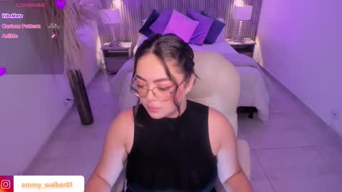 Snapshot of emmy_walker1 chatting on November 5, 10:59 am Emmy Walker online show from November 5, 10:59 am