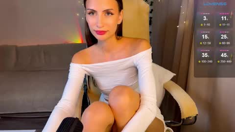 Snapshot of emmybell_ chatting on September 25, 5:05 pm Emmy online show from September 25, 5:05 pm