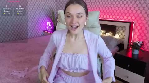 Emma online show from September 26, 9:02 am