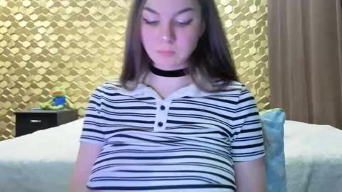 Snapshot of emonyashka chatting on May 17, 4:03 pm Emo online show from May 17, 4:03 pm