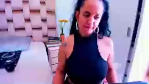 emperatriztapia online show from July 5, 7:10 pm