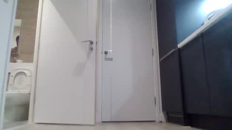 Snapshot of emrys2016833836 chatting on November 17, 10:04 pm emrys2016833836 online show from November 17, 10:04 pm