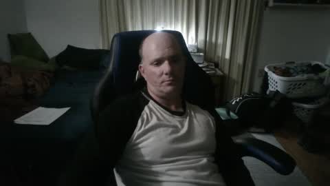 Snapshot of emsguy1 chatting on October 10, 4:33 am Matt online show from October 10, 4:33 am