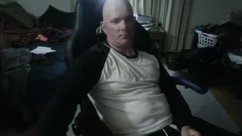 Snapshot of emsguy1 chatting on October 21, 3:51 am Matt online show from October 21, 3:51 am