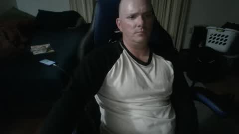 Snapshot of emsguy1 chatting on October 28, 3:32 am Matt online show from October 28, 3:32 am