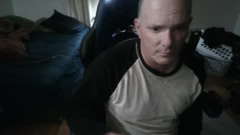 Snapshot of emsguy1 chatting on November 6, 5:19 am Matt online show from November 6, 5:19 am