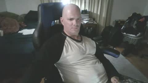 Snapshot of emsguy1 chatting on December 3, 5:37 am Matt online show from December 3, 5:37 am