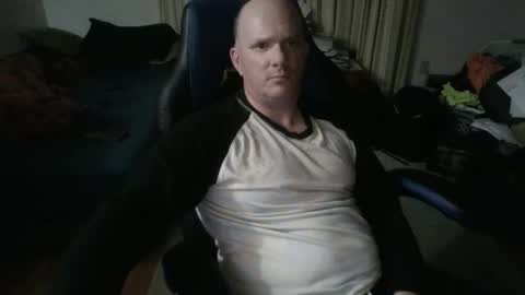 Snapshot of emsguy1 chatting on December 16, 4:50 am Matt online show from December 16, 4:50 am