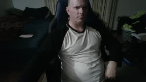 Snapshot of emsguy1 chatting on December 22, 4:42 am Matt online show from December 22, 4:42 am