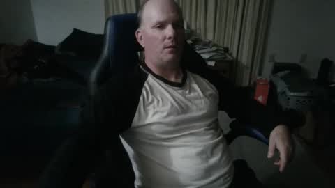 Snapshot of emsguy1 chatting on January 11, 4:06 am Matt online show from January 11, 4:06 am