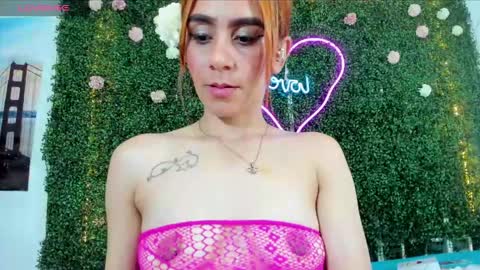 Snapshot of emy_0 chatting on January 5, 6:35 am Emy online show from January 5, 6:35 am