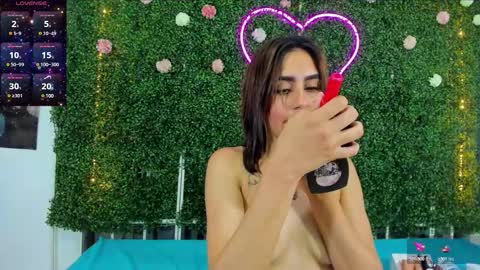 Snapshot of emy_0 chatting on January 9, 3:36 am Emy online show from January 9, 3:36 am