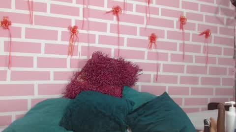 Snapshot of emy_0 chatting on March 7, 6:24 am Emy online show from March 7, 6:24 am