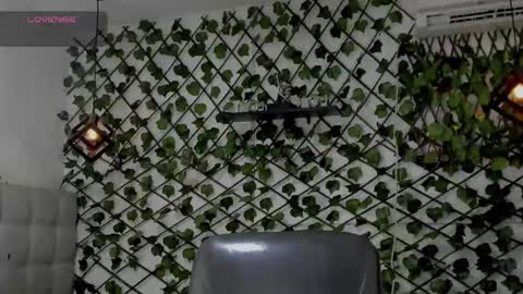 Snapshot of emy_0 chatting on January 6, 7:06 pm Emy online show from January 6, 7:06 pm