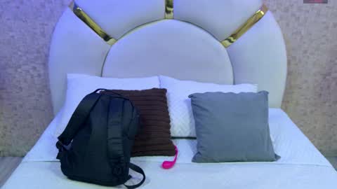 Snapshot of emy_rosse25 chatting on November 14, 11:42 am Emy online show from November 14, 11:42 am