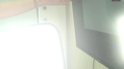 Snapshot of emy_rosse25 chatting on November 23, 11:54 am Emy online show from November 23, 11:54 am