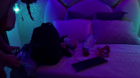 Snapshot of emy_rosse25 chatting on December 3, 11:41 am Emy online show from December 3, 11:41 am