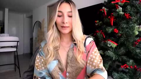 emyconneer online show from December 13, 1:55 pm