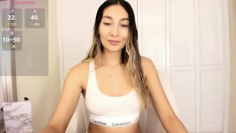 emyconneer online show from March 7, 7:00 pm