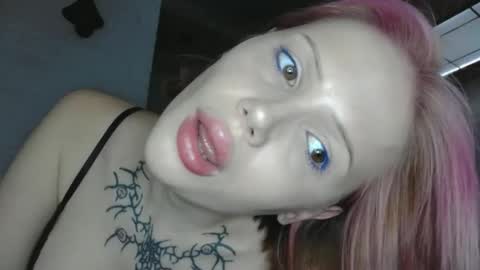 Snapshot of emydeliro chatting on September 17, 7:59 pm emydeliro online show from September 17, 7:59 pm