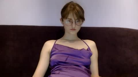 Snapshot of emydelore chatting on August 2, 8:29 pm emydelore online show from August 2, 8:29 pm