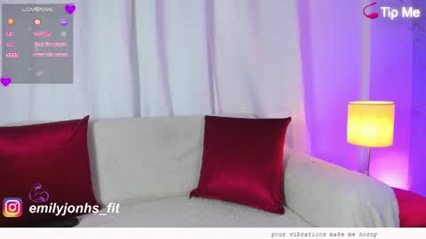 Snapshot of emylyjonhs chatting on May 19, 1:11 am EMYLY online show from May 19, 1:11 am